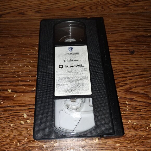 Disclosure (VHS, 1994) Michael Douglas Demi Moore - Picture 6 of 6